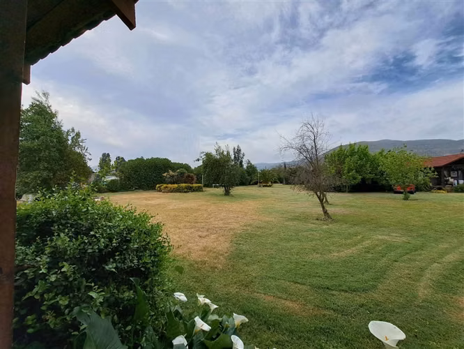 Casa en venta de 4 dorm. en María Pinto terreno 5900m2