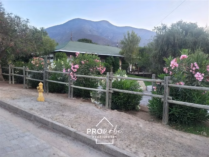 Parcela con gran casa Condominio Altos de Olmué