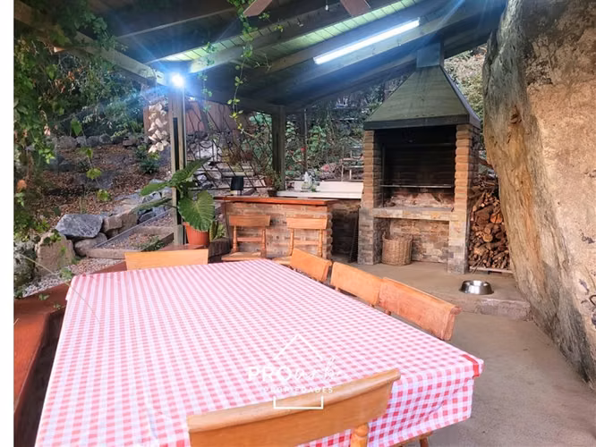 Parcela con gran casa Condominio Altos de Olmué