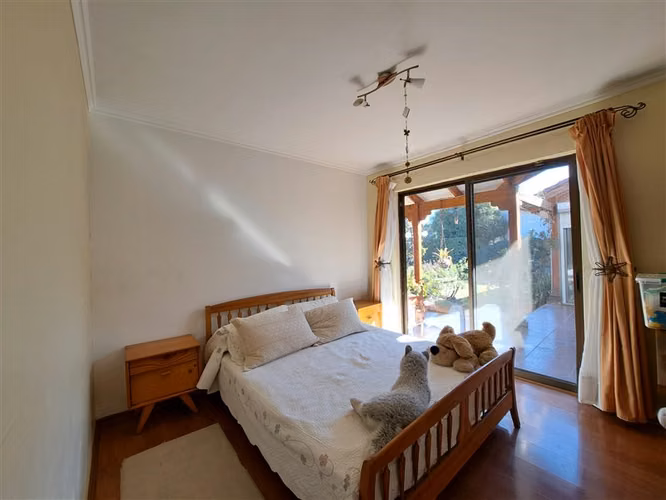 Preciosa casa de 5 dorm. piscina, 1000m2 / 240m2 construido