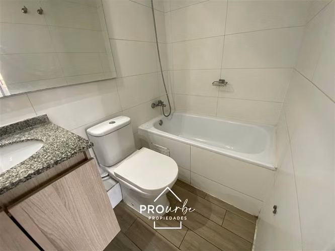 Moderno departamento en venta de 1 dorm. en Independencia