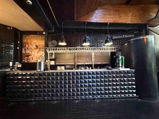 Local comercial. Patente de restaurante. Metro Manuel Montt