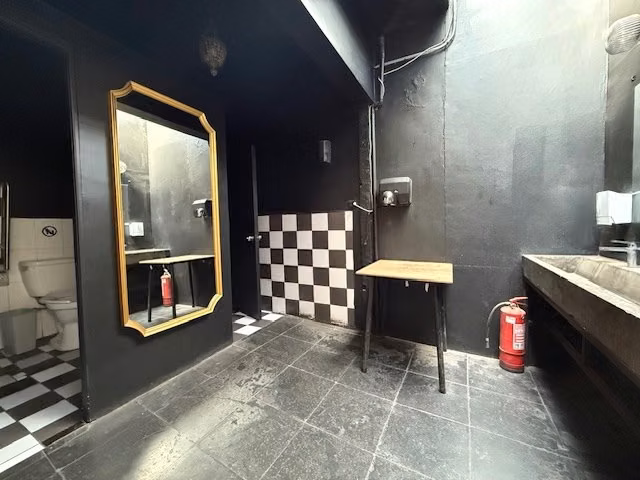 Local comercial. Patente de restaurante. Metro Manuel Montt