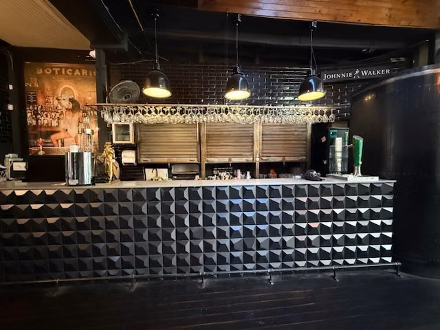 Local comercial. Patente de restaurante. Metro Manuel Montt
