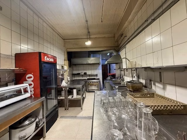 Local comercial. Patente de restaurante. Metro Manuel Montt