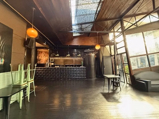 Local comercial. Patente de restaurante. Metro Manuel Montt