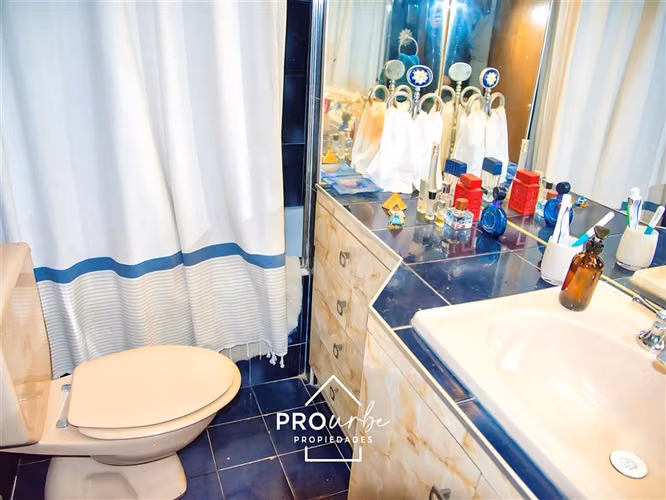 Casa en venta de 6 dorm. en La Reina