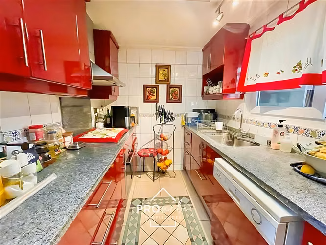 Casa en venta de 6 dorm. en La Reina