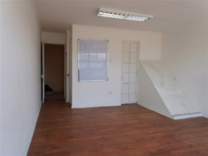 Oficina en arriendo, 1 Privado 1 Baño, Centro Quillota.