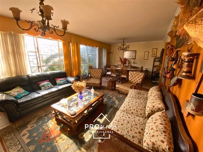 Espectacular casa en venta de 3 dorm. en La Reina