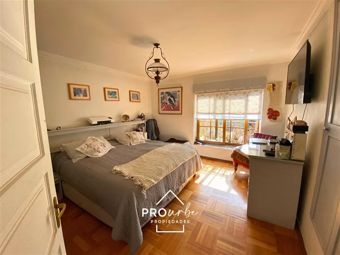 Espectacular casa en venta de 3 dorm. en La Reina