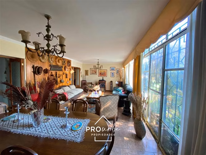 Espectacular casa en venta de 3 dorm. en La Reina