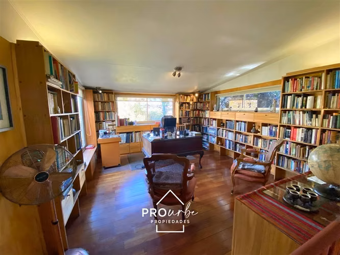 Espectacular casa en venta de 3 dorm. en La Reina