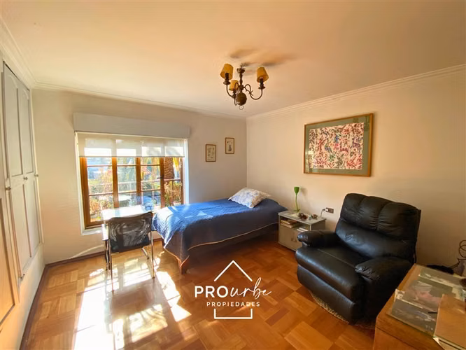 Espectacular casa en venta de 3 dorm. en La Reina