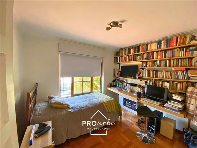 Espectacular casa en venta de 3 dorm. en La Reina