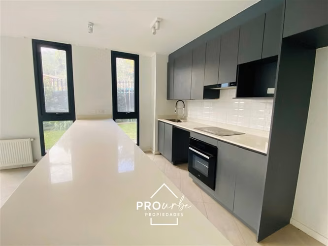 Departamento en venta de 2 dorm. en Lo Barnechea