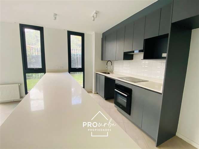Departamento en venta de 2 dorm. en Lo Barnechea