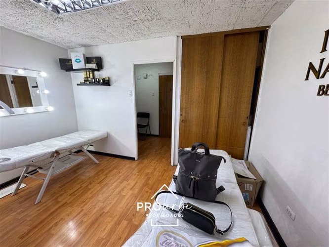 Oficina en venta a metros Metro Tobalaba
