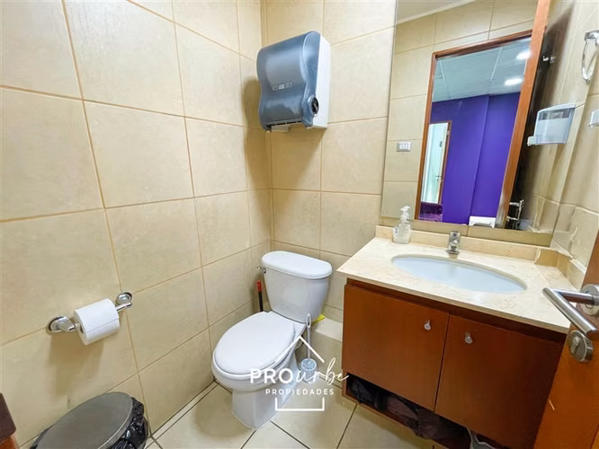 Oficina en venta Metro Manquehue uso estético/médico - Imagen 14