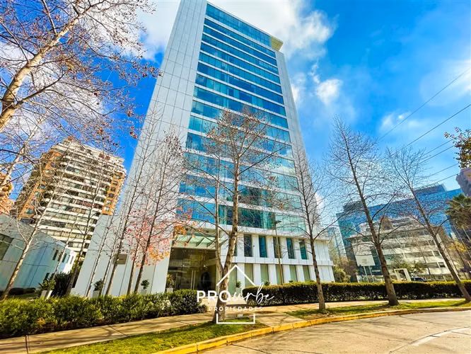 Oficina en venta Metro Manquehue uso estético/médico