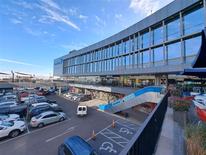 Arriendo en Strip Center consilidado con derecho de llaves