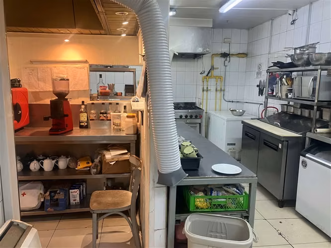 Se traspasa restaurant con derecho de llaves 35 millones