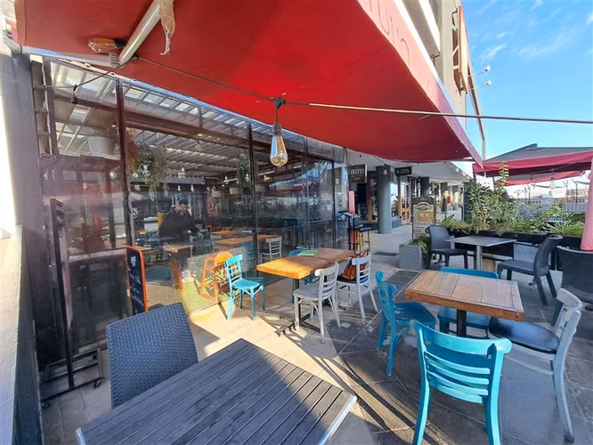 Se traspasa restaurant con derecho de llaves 35 millones