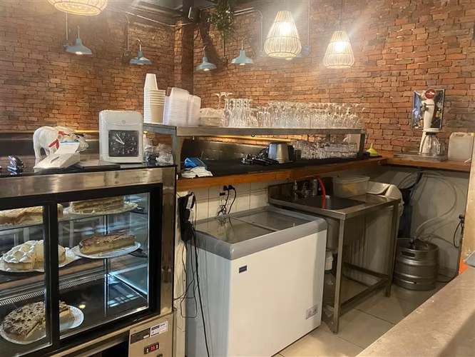 Se traspasa restaurant con derecho de llaves 35 millones