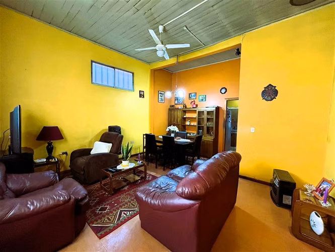 Casa en venta de 2 dorm. en Santiago