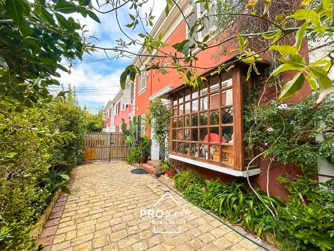 Casa en venta de 3 dorm. en Las Condes