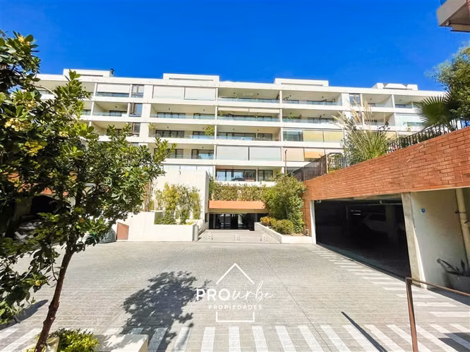 Departamento en venta de 2 dorm. en Lo Barnechea