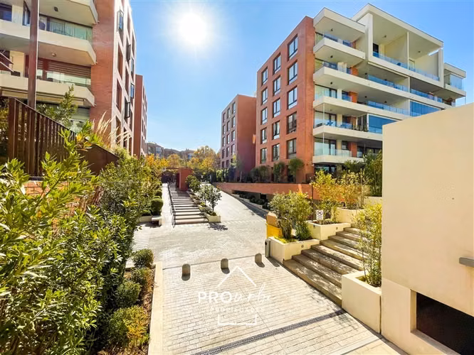 Departamento en venta de 2 dorm. en Lo Barnechea
