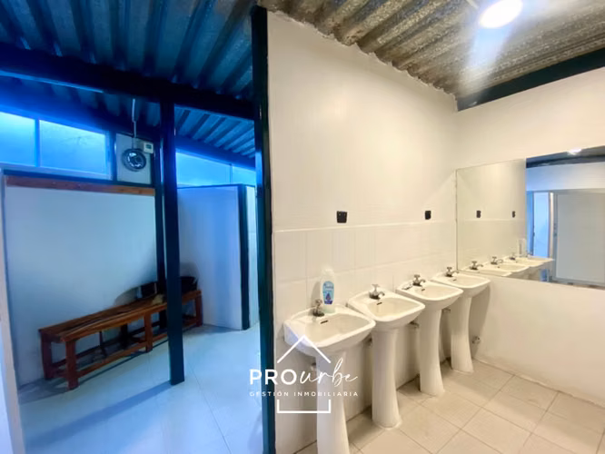 Edificio comercial en arriendo en Lo Barnechea