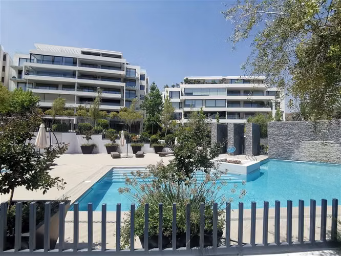 Departamento en venta de 3 dorm. en Las Condes