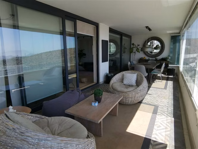 Departamento en venta de 3 dorm. en Las Condes