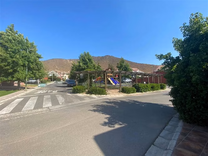 EN CONDOMINIO / 350 M2 DE TERRENO