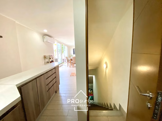 TownHouse de 3 pisos con patio y terraza panorámica - Imagen 11