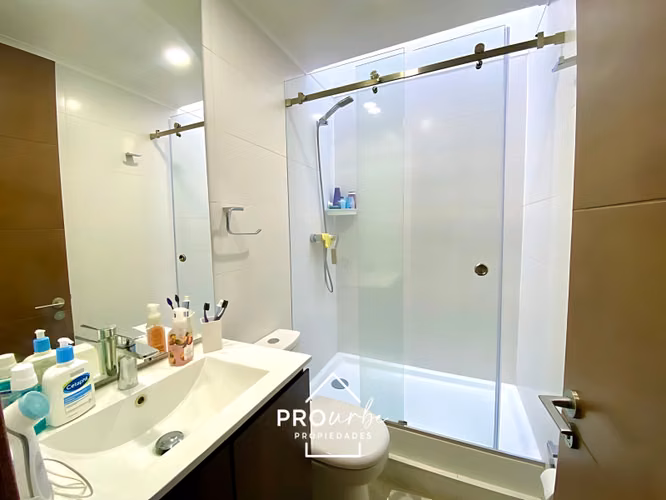 TownHouse de 3 pisos con patio y terraza panorámica - Imagen 17