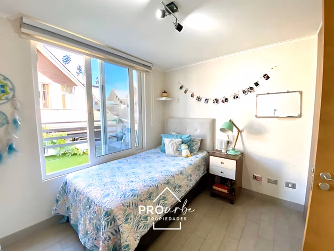 TownHouse de 3 pisos con patio y terraza panorámica - Imagen 20