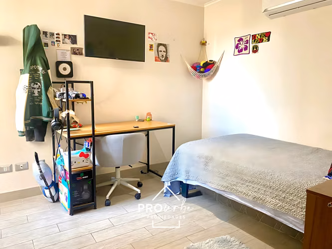 TownHouse de 3 pisos con patio y terraza panorámica - Imagen 22