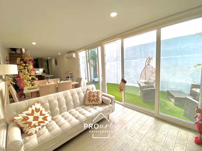 TownHouse de 3 pisos con patio y terraza panorámica - Imagen 6