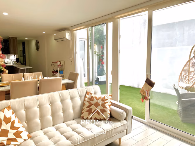 TownHouse de 3 pisos con patio y terraza panorámica - Imagen 5