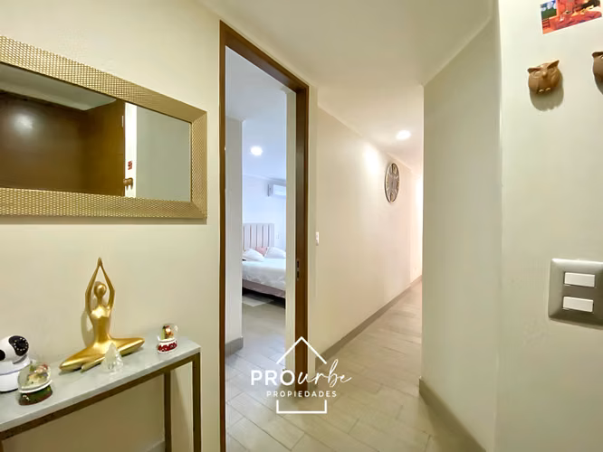TownHouse de 3 pisos con patio y terraza panorámica - Imagen 14