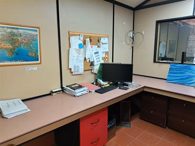 Bodega Industrial, Trifasica, 1109m2, buenos accesos