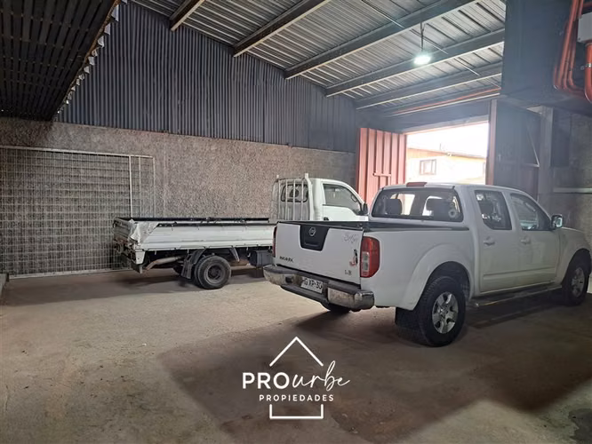 Bodega Industrial, Trifasica, 1109m2, buenos accesos