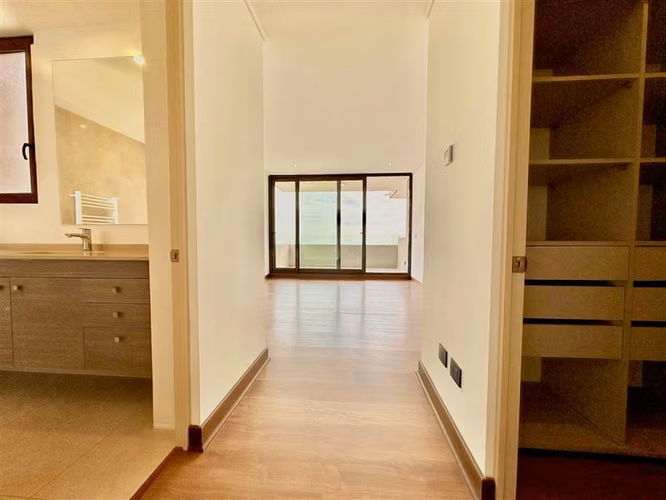 Departamento en venta de 3 dorm. en La Reina