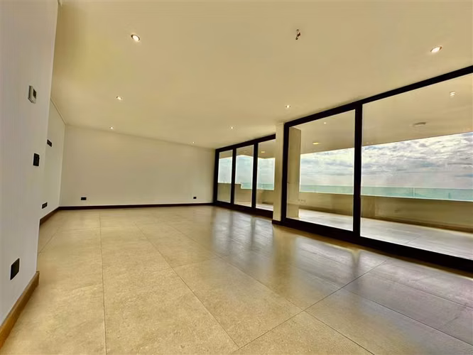 Departamento en venta de 3 dorm. en La Reina