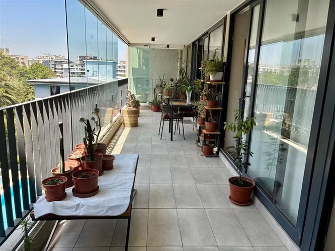 GRAN TERRAZA CON CRISTALES ABATIBLES / 2 ESTACIONAMIENTOS