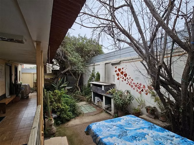 Casa Comercial en Venta / Balmaceda con Pení / Hospital