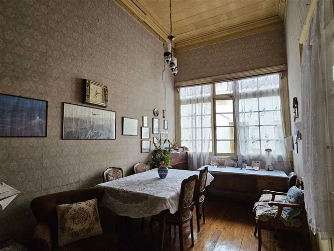 Casa Comercial en Venta / Balmaceda con Pení / Hospital